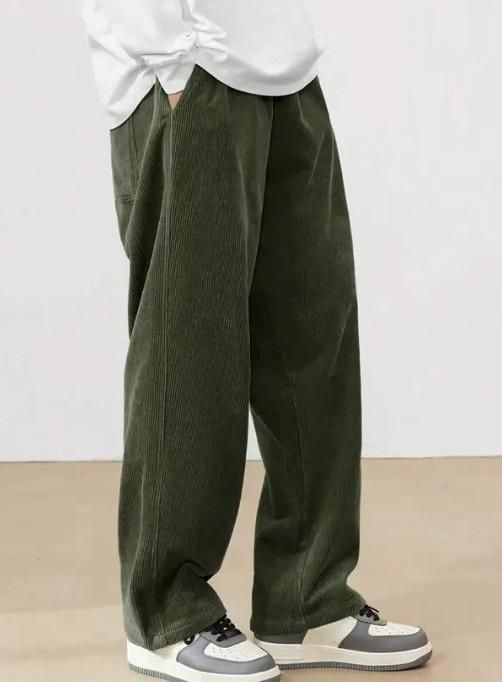 Men's Dark Green Loose Fit Corduroy Cargo Style Trouser