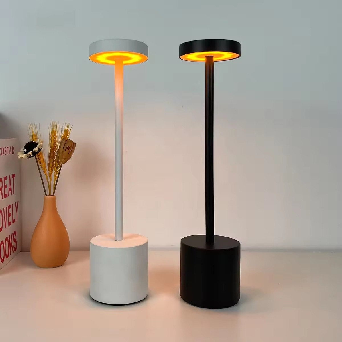 Cordless table lamp